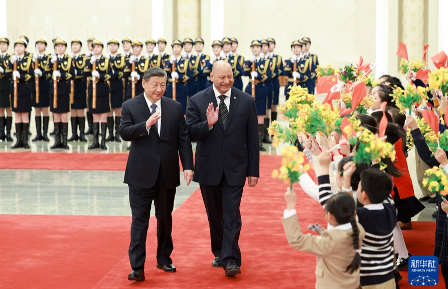 習(xí)近平會(huì)見(jiàn)湯加國(guó)王圖普六世